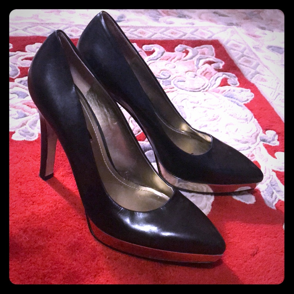 Nine West black 4” pumps